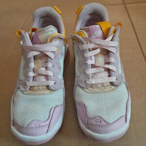 Nike Boys Air Jordan MA2 CW6594-160 White Basketball Shoes Sneakers Size 7Y